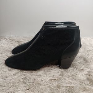 Suede Aquatalia sz 9.5 booties